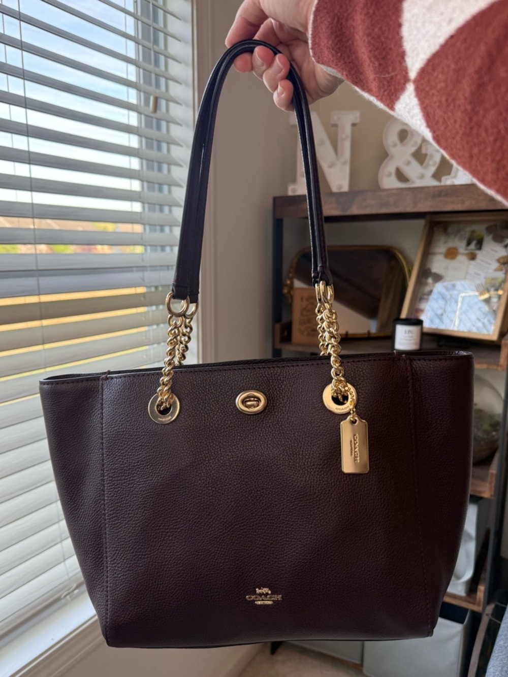 Coach Turnlock Chain Tote 27 Oxblood Pebble Leather Gold Hardware 5710